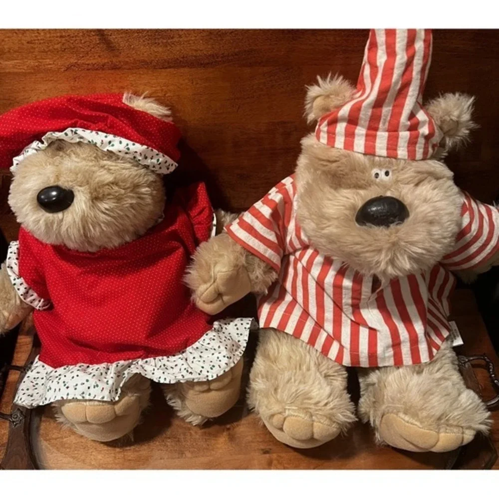 2 Vtg Graphics Intl.  Christmas MOM & POPPA Plush Stuffed 1985‎ Gowns & Caps!